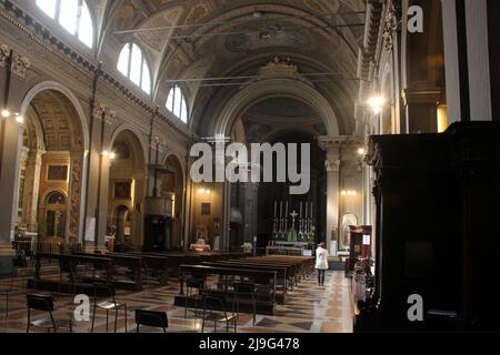 Bologna, Italien. Innenraum der römisch-katholischen Kirche San Benedetto (12.. Jahrhundert). Stockfoto