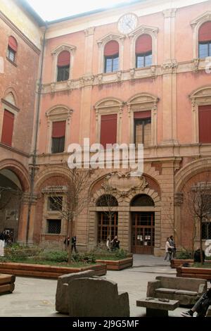 Bologna, Italien. Innenhof des Palazzo Comunale (Palazzo d'Accursio). Stockfoto