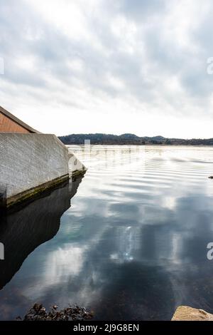 Lindesnes, Norwegen - April 16 2022: Außenansicht des Michelin Unterwasser-Restaurants unter Stockfoto