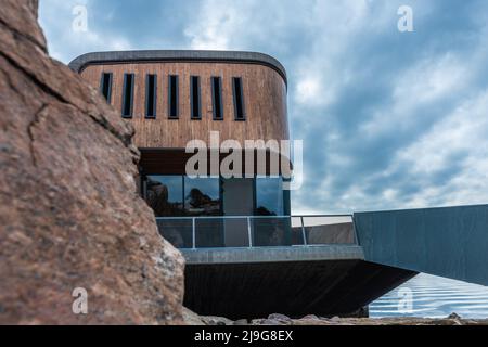 Lindesnes, Norwegen - April 16 2022: Außenansicht des Michelin Unterwasser-Restaurants unter Stockfoto