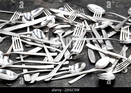 Viele Besteck Löffel Messer Gabeln Stockfoto