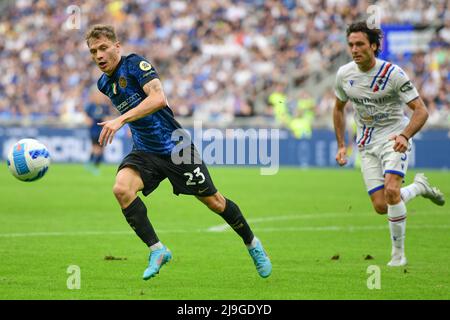 Mailand, Italien. 22.. Mai 2022. Nicolo Barella (23) von Inter sah in der Serie Ein Spiel zwischen Inter und Sampdoria bei Giuseppe Meazza in Mailand. (Foto: Gonzales Photo/Alamy Live News Stockfoto