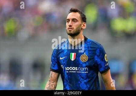 Mailand, Italien. 22.. Mai 2022. Hakan Calhanoglu (20) von Inter sah in der Serie Ein Spiel zwischen Inter und Sampdoria bei Giuseppe Meazza in Mailand. (Foto: Gonzales Photo/Alamy Live News Stockfoto
