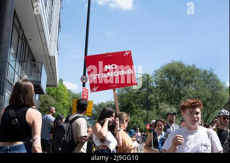 Hackney, London. Halbmarathon; Ziel ist Hackney Marshes. Kein Standschild. Stockfoto