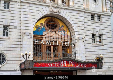 London, Großbritannien - 3. Mai 2022: Hamilton Victoria Palace Theater in London Stockfoto