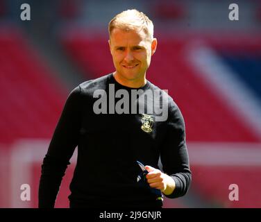 LONDON, ENGLAND - MAI 22: Mitchell Hand Joint Manager von Littlehampton Town während des Buildbase FA Vase Final 2021/2020 zwischen Littlehampton T Stockfoto