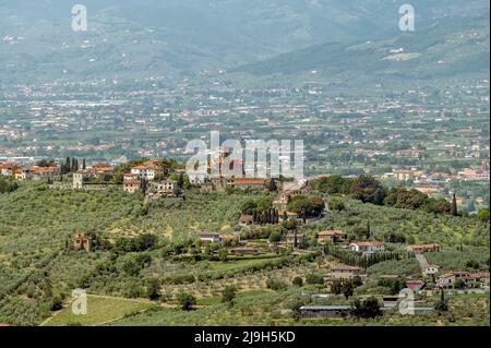 Luftaufnahme von Tizzana, Pistoia, Italien, von der Rocca di Carmignano, Prato Stockfoto