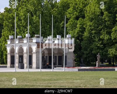 WARSCHAU, POLEN - 17. MAI 2022: Blick auf das Grab des unbekannten Soldaten Stockfoto