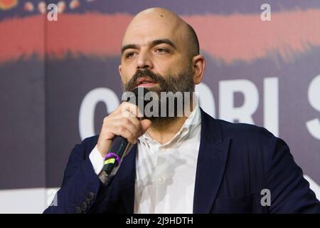 Turin, Italien. 23. Mai 2022. Der italienische Schriftsteller Roberto Saviano ist Gast der Buchmesse 2022 in Turin. Stockfoto