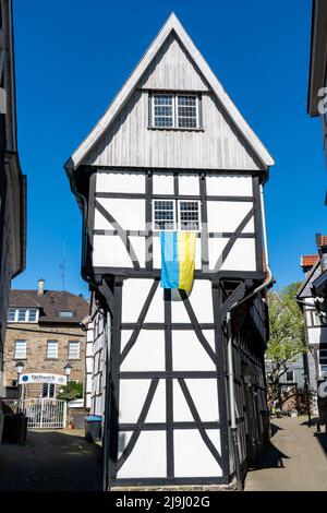 Die Altstadt von Hattingen, das Eisenhaus, die Haldenstraße, Fachwerkhäuser, NRW, Deutschland, Stockfoto