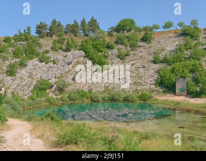 Quelle des Flusses Cetina bei Sinj in Kroatien Stockfoto