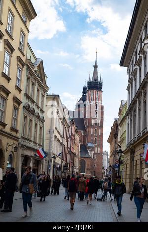 Krakau, Polen - farbenfrohe Straßen der Altstadt - 29.04.2022. Mittelalterliche europäische Architektur. Stockfoto