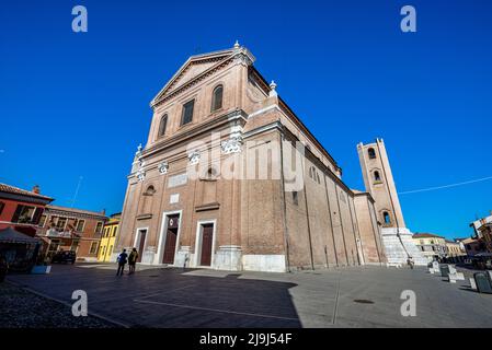 Kathedrale und Glockenturm, Comacchio (FE), Italien Stockfoto