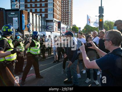 Die Stimmung ist am Ende des Anti-Blocking- und Anti-Impfstoffprotesten von „Unite for Freedom“ vor Shepards Bush aufgefallen. Featuring: Atmosphere where: London, United Kingdom Wann: 29 May 2021 Credit: Mario Mitsis/WENN Stockfoto