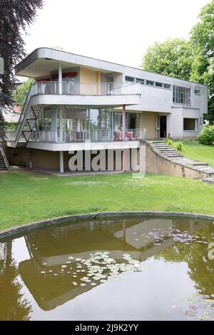 23. Mai 2022, Sachsen, Löbau: Das Einfamilienhaus 'Haus Schminke', 1932 vom Architekten Hans Scharoun für den Nudelhersteller Fritz Schminke aus Löbau erbaut. Foto: Sebastian Kahnert/dpa Stockfoto