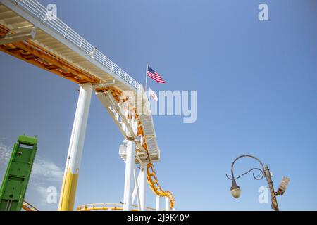 amerikanische Flagge auf der Westcoaster in Santa Monica, CA Stockfoto