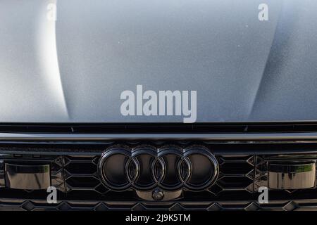 Slowenien, Ljubljana - Mai 12 2022: Audi RS6 in grauer Farbe Stockfoto