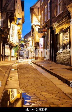 Morgengrauen in den Shambles in York, England. Stockfoto