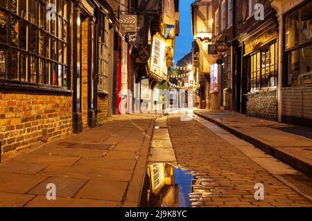 Morgengrauen in den Shambles in York, England. Stockfoto