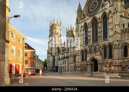 Sonnenaufgang im Minster in York, England. Stockfoto