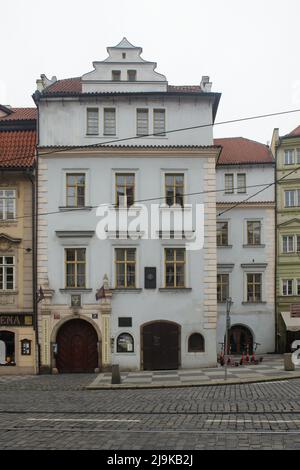 Vrtba-Palast (Vrtbovský palác) in der Karmelitská-Straße auf der Kleinseite in Prag, Tschechische Republik. Der barocke Palast, der vom tschechischen Architekten František Maxmilián Kaňka entworfen wurde, wurde 1726 fertiggestellt. Stockfoto