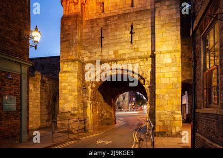 Abend in der Bootham Bar im Zentrum von York, North Yorkshire, England. Stockfoto