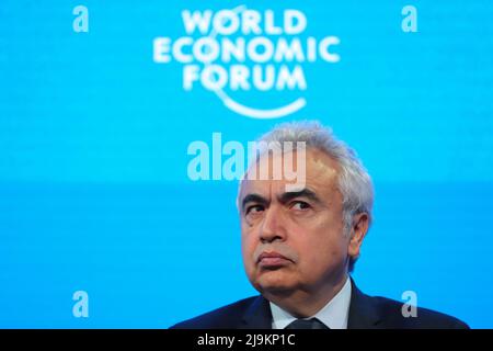 Davos, Schweiz. 23.. Mai 2022. Fatih Birol, Exekutivdirektor der Internationalen Energieagentur, nimmt an einer Sitzung zum Thema „Energieausblick: Überwindung der Krise“ des Weltwirtschaftsforums (WEF) am 23. Mai 2022 in Davos, Schweiz 2022, Teil. Vom 22. Bis 26. Mai findet hier die WEF-Jahrestagung 2022 statt. Quelle: Zheng Huansong/Xinhua/Alamy Live News Stockfoto