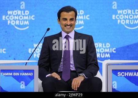 Davos, Schweiz. 23.. Mai 2022. Scheich Tamim bin Hamad Al Thani, Emir von Katar, nimmt am 23. Mai 2022 an der Jahrestagung des Weltwirtschaftsforums (WEF) 2022 in Davos, Schweiz, Teil. Vom 22. Bis 26. Mai findet hier die WEF-Jahrestagung 2022 statt. Quelle: Zheng Huansong/Xinhua/Alamy Live News Stockfoto