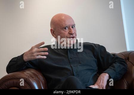 Berlin, Deutschland. 24.. Mai 2022. Christoph Eschenbach, deutscher Pianist und Dirigent, spricht bei einer Pressekonferenz im Konzerthaus Berlin. Quelle: Christophe Gateau/dpa/Alamy Live News Stockfoto