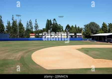 FULLERTON CALIFORNIA - 22. MAI 2020: Rechts eingereicht bei Goodwin Field von der dritten Basisseite aus gesehen, auf dem Campus der California State University Fullerton Stockfoto