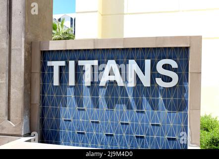 FULLERTON CALIFORNIA - 23. MAI 2020: Titanen unterzeichnen auf dem Campus der California State University Fullerton, CSUF. Stockfoto