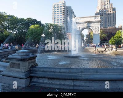 Washington Square Park Brunnen und Bogen. Stockfoto