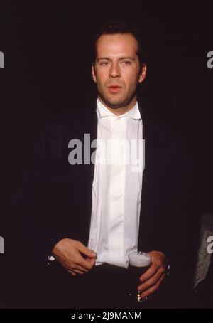 Bruce Willis um die 1980er Jahre. Quelle: Ralph Dominguez/MediaPunch Stockfoto