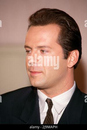 Bruce Willis um die 1980er Jahre. Quelle: Ralph Dominguez/MediaPunch Stockfoto