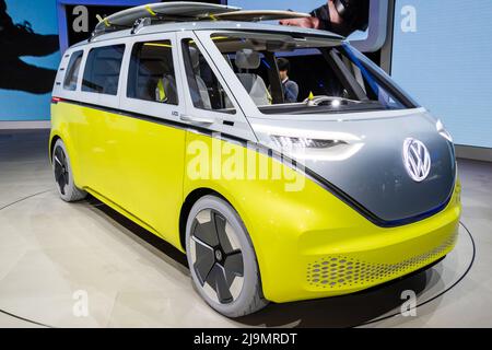 Volkswagen ID Buzz selbstfahrende Elektro-Wohnmobil präsentiert auf der IAA in Frankfurt. Deutschland - 12. September 2017. Stockfoto