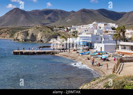 La Isleta del Moro auch bekannt als La Isleta, Naturpark Cabo de Gata-Nijar, Cabo de Gata, Provinz Almeria, Andalusien, Südspanien. Der Park ist p Stockfoto