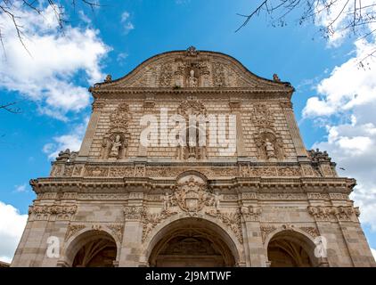 Low-Angle-Ansicht der Fassade der Sassari Kathedrale von Saint Nichola, Sardinien, Italien Stockfoto