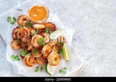 Garnelen Garnelen gebraten mit Zitrone und Knoblauch Stockfoto