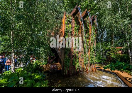 London, Großbritannien. 24.. Mai 2022. MEDITE SMARTPLY, Building the Future Garden, Designer: Sarah Eberle - The 2022 Chelsea Flower Show. Kredit: Guy Bell/Alamy Live Nachrichten Stockfoto