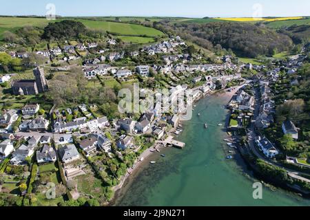 Noss Mayo Dorf im Süden von Devon England, Drohne Luftaufnahme Stockfoto