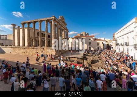 Merida, Extremadura, Spanien - 22. Mai 2022 - Einweihung der EMERITA LUDICA XXXII Ausgabe im Tempel von Diana mit seinem Gladiatorenkampf Stockfoto