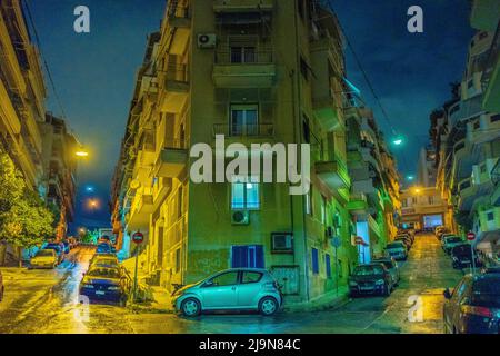 Regnerische Nacht in Athen Stockfoto