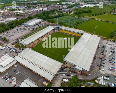 Port-Wale , das Stadion von Wale Park , Luftaufnahme nach der Beförderung zur League 1 zusammen mit Burlsem und Burselm Park Drone Images Stockfoto