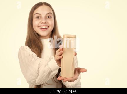 Beauty kosmetisches Produkt Duschgel in der Hand des Kindes kopieren Raum selektiven Fokus, Werbung. Stockfoto