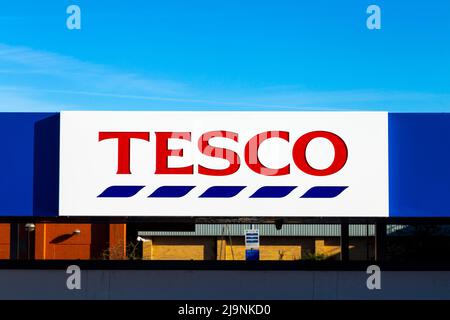 Singen Sie für den Supermarkt Tesco (Stevenage, Hertfordshire, Großbritannien) Stockfoto