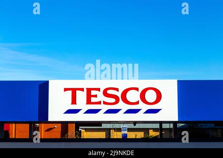 Singen Sie für den Supermarkt Tesco (Stevenage, Hertfordshire, Großbritannien) Stockfoto