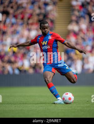 LONDON, ENGLAND - 22. MAI: Tyrick Mitchell während des Premier League-Spiels zwischen Crystal Palace und Manchester United im Selhurst Park am 22. Mai 202 Stockfoto