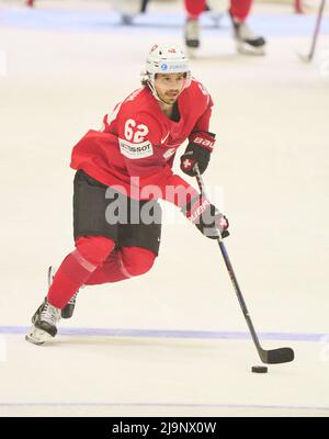 Helsinki, Finnland. 24.. Mai 2022. Denis Malgin, SUI 62 im Spiel DEUTSCHLAND - SCHWEIZ 3-4 nach Elfmeterschießen IIHF EISHOCKEY WELTMEISTERSCHAFT Gruppe A in Helsinki, Finnland, 24. Mai 2022, Saison 2021/2022 © Peter Schatz / Alamy Live News Stockfoto