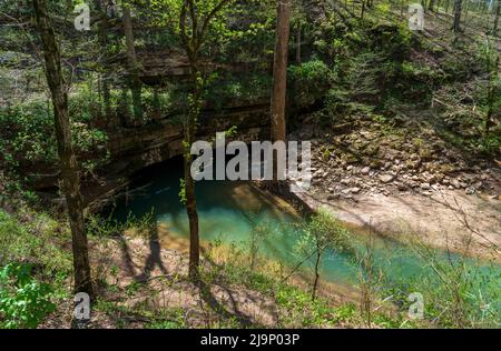 Ein Fluss, der in das unterirdische System des Mammoth Cave National Park mündet Stockfoto