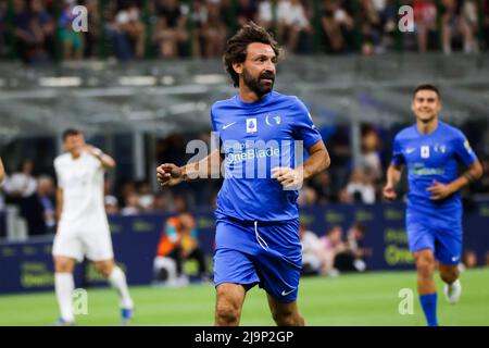 Andrea Pirlo in Aktion beim Spiel der Integrationshelden im Giuseppe Meazza-Stadion in San Siro in Mailand, Italien, am 23 2022. Mai Stockfoto